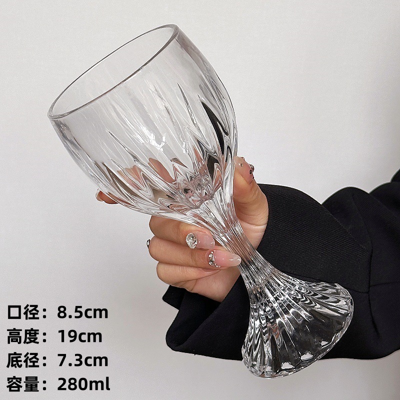 Vaso de copa de pie alto de estrella europea Vaso de vino tinto de lujo ligero Vaso de champán de cóctel en relieve Vaso de bebida de jugo