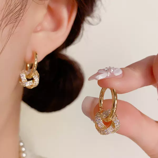 Micro-Inlaid Winding Circle Earrings for Women, Personalized, Exquisite, High-End, Versatile Earrings, Light Luxury, Fashionable, Retro Style Earrings