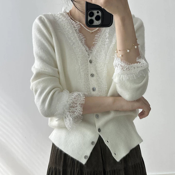 Autumn New Elegant Sweet V-Neck Lace Trim Soft Wool Knit Cardigan for Women, Short Style with Buttons, Long Sleeves