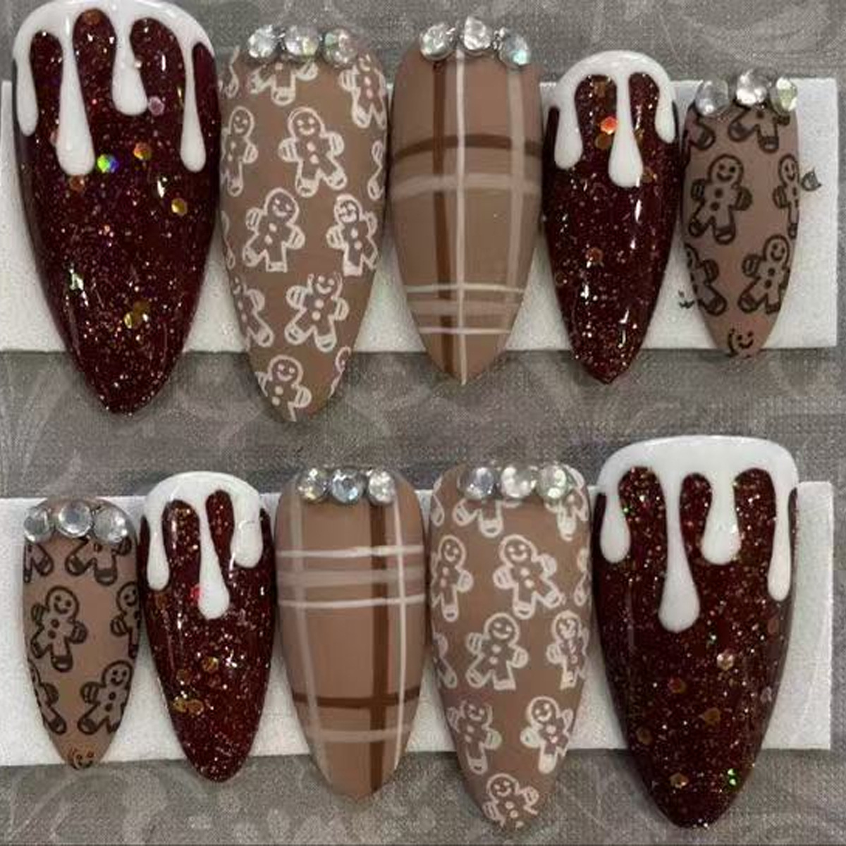 30 Pieces of Almond Christmas Coffee Stripesd Snowman Flashing Cute Wearable Manicure Nails Fake Nails Export Style