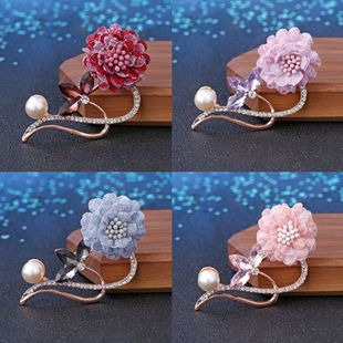 Korean Fashion High-end Brooch Women's Rhinestone Silk Towel Buckle Anti-light Buckle Crystal Corsage Pin Pearl Jewelry Accessories