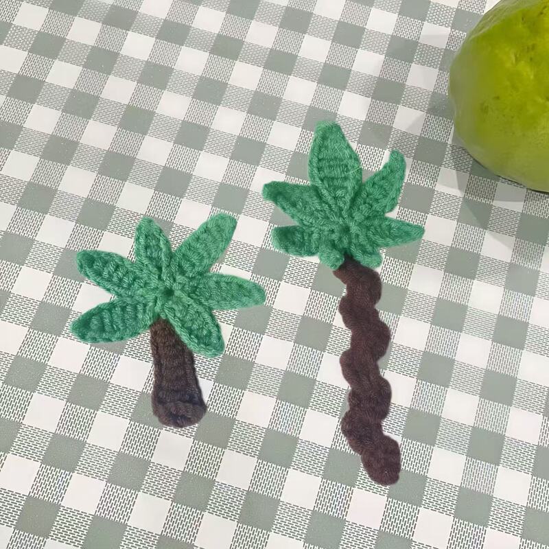 Autumn and Winter New Handmade Crocheted Coconut Tree Clothing Accessories Cute Mini Wool Lace Small Tree Sweater Accessories