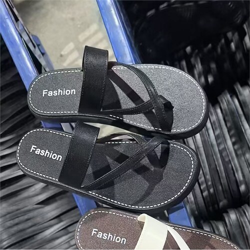 Summer toe slip-on sandals for women, stylish and versatile, cross-wear, non-slip beach shoes, casual flat sandals