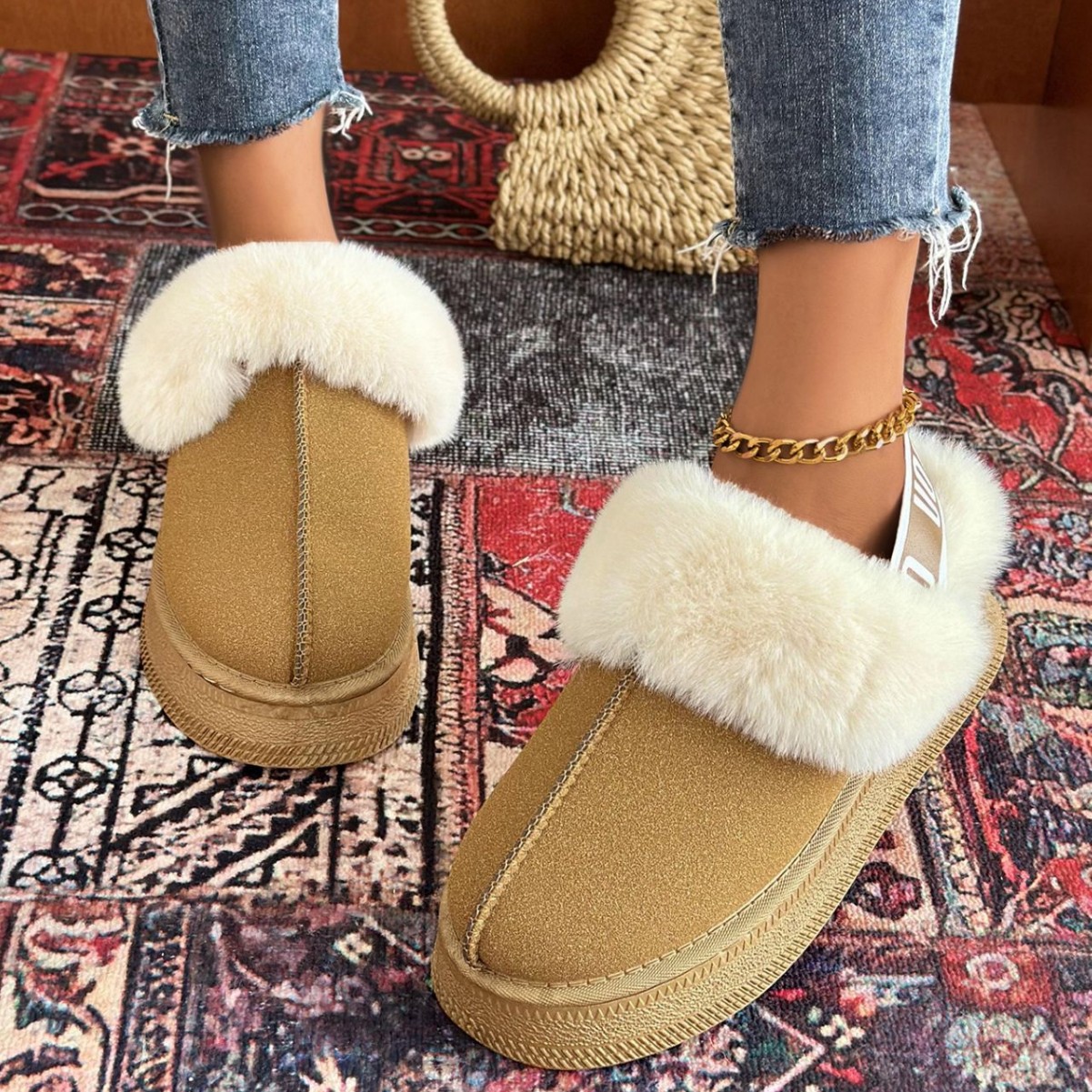 Comercio exterior transfronterizo invierno nuevo fondo grueso calentamiento de lana gruesa cabeza redonda bolsas de lana tacones botas de nieve mujeres al por mayor