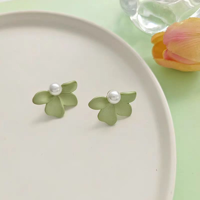 Aguja de plata de moda alta sensación de diamante de goteo de aceite pendientes nicho universal elegante pernos de orejas ligero lujoso temperamento simple orejas para mujeres