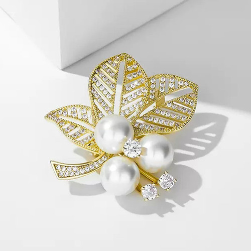 Leaf Pearl Brooch High-end Women's Design Niche Corsage  New Trendy High-end Pin Accessories
