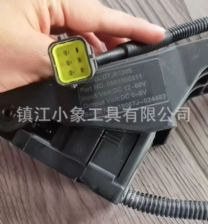 电动叉车 电动四轮车油门加速踏板 DTJ01305 输入12-60V 输出0-5V