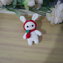 毛線鈎織草莓兔掛件 勾針玩偶兔子鑰匙扣 包包裝飾品