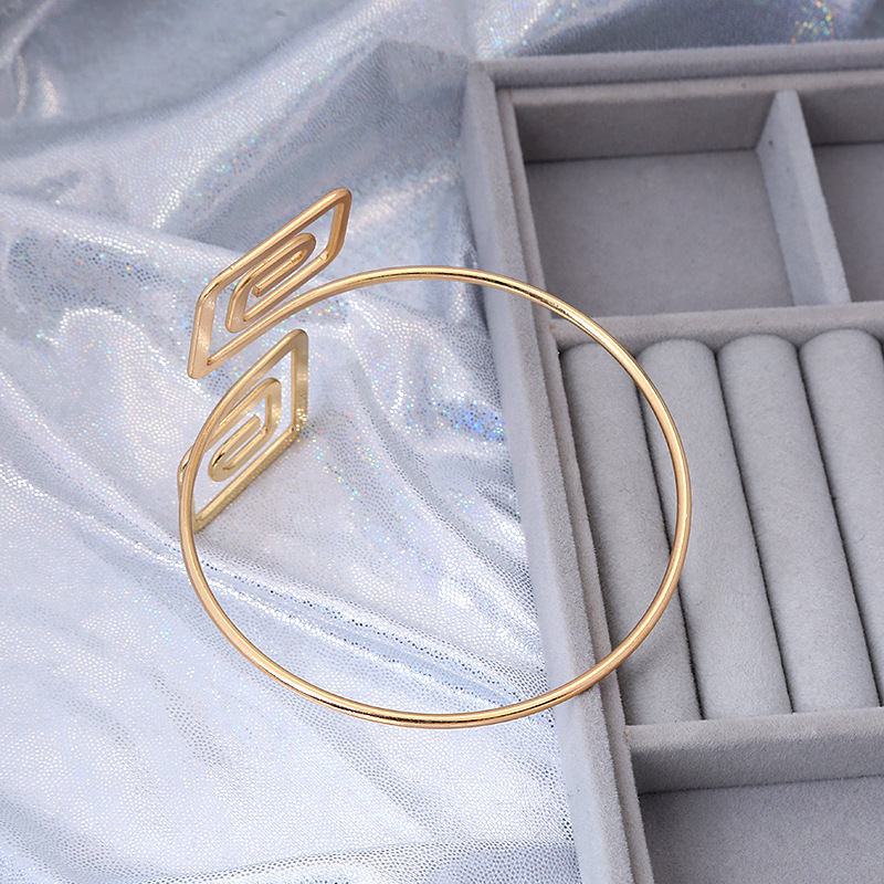 Fashion Geometric Square Spiral Arm Ring Simple Temperament Jewelry display picture 4