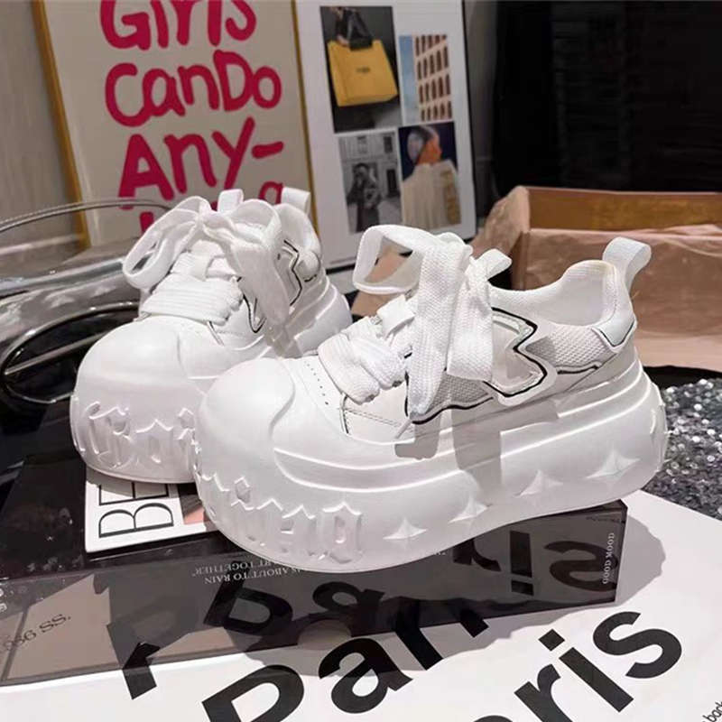 ヨーロッパのファッショナブルなビッグヘッドプラットフォーム厚底パンシューズ女性用 2025 新しい小さな白い靴小柄な人向けのカジュアルシューズトレンド|undefined