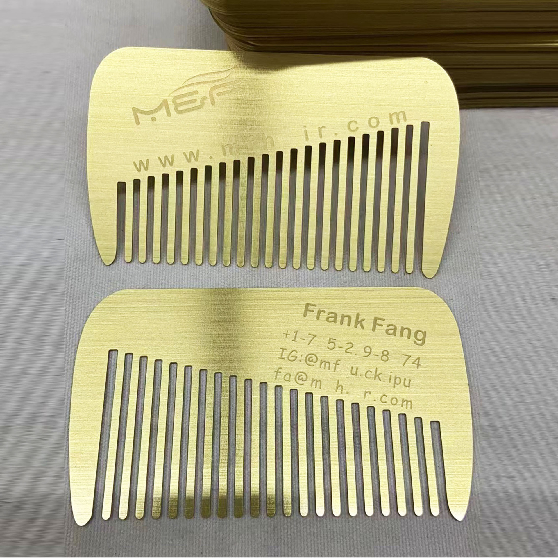 不锈钢异形梳子广告标示牌产品展示架不规则尺寸印刷名片特殊尺寸