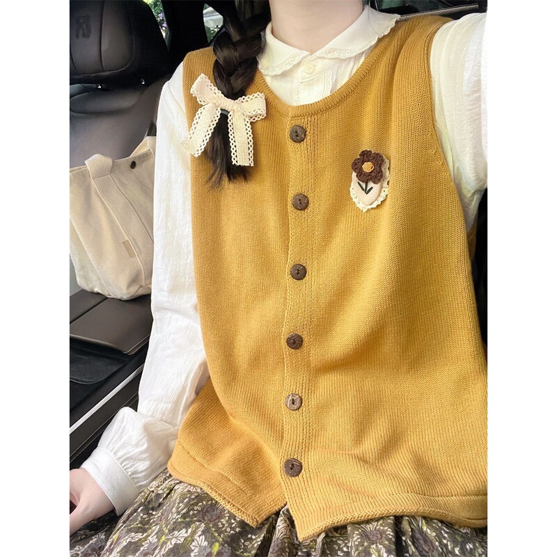 Yellow Knitted Cardigan Vest for Women, Spring and Autumn Japanese Retro Style, Layered Wear, Petite Top Yellow Knitted Cardigan Vest for Women, Spring and Autumn Japanese Retro Style, Layered Wear, Petite Top