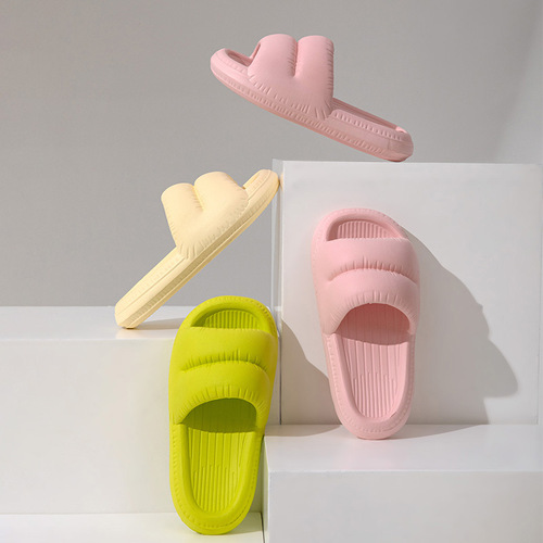 Women's new slippers that feel like shit, thick-soled bathroom slippers, non-slip soft-soled bread slippers for outdoor wear