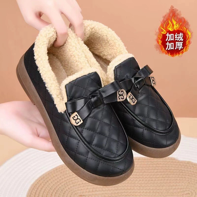 Бобовые ботинки женские новые зимние плюшевые меховые туфли носить толстую подошвую повседневную обувь один педаль теплая мама обувь оптом