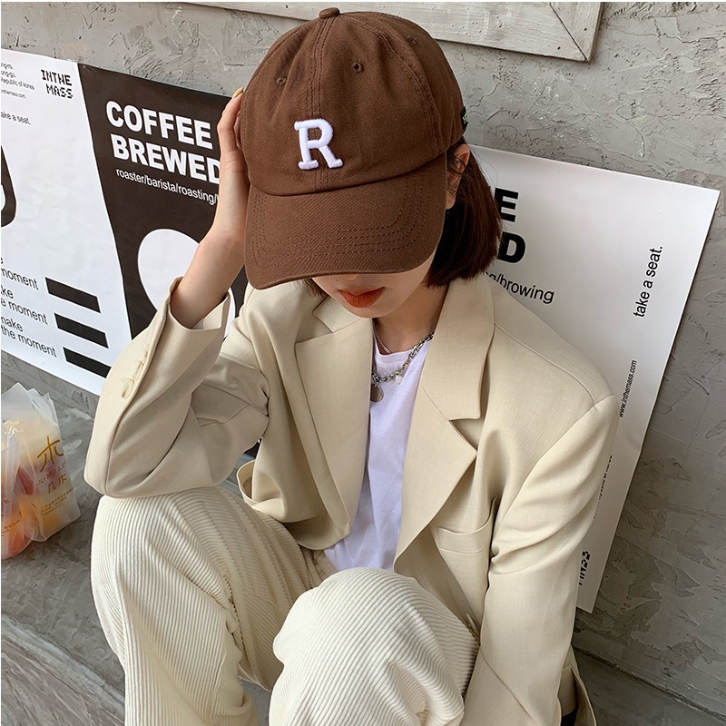 Chapeau de Baseball avec lettre R pour femmes et hommes, édition coréenne, Instagram Show Face, marque tendance, en langue de canard, nouvelle collection printemps/été 2024_voghion.com