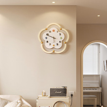 美世达厂家创意客厅挂钟家用挂墙钟表简约现代奶油风静音时钟