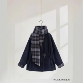 女式毛呢外套;女式衬衫;半身裙