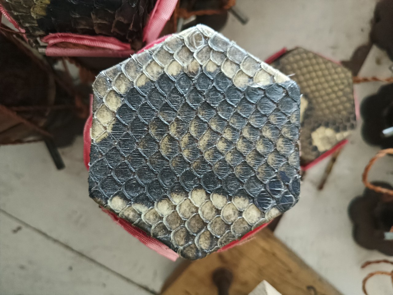 Leather Glue, Erhu Leather, Python Skin, Free Hexagonal Erhu Python Skin, Other Types Not Available
