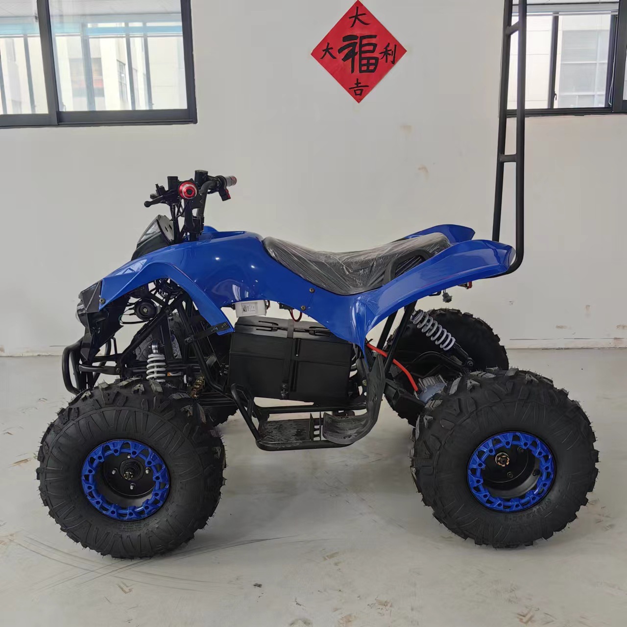 Nuevas cuatro ruedas motocicleta de montaña ATV eje eléctrico de transmisión Bull Xiaobasao tubo de acero coche de playa gasolina