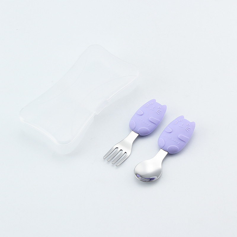 보라색 뚱뚱한 고양이