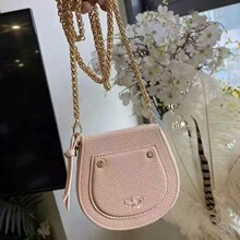 ������߅��yi����Ů����ֵ�p��С�i����ɫ���y���ڼt�ʊy�ռ{��