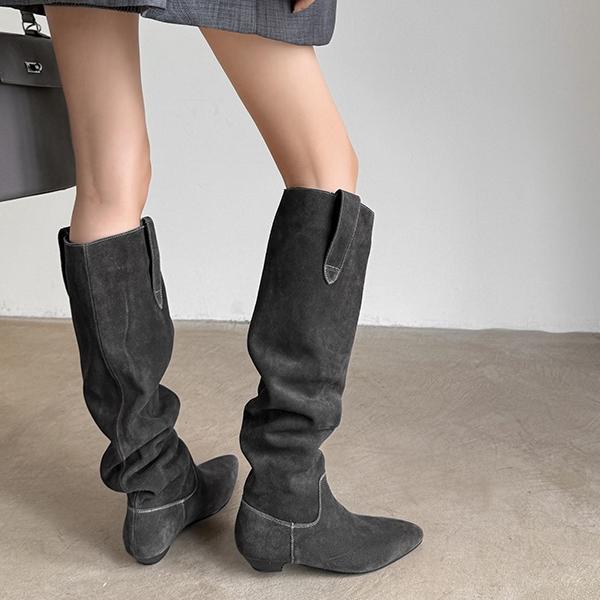 Boot nữ cổ thấp mũi nhọn gót thấp ống xếp ly chất da lộn — màu đen, màu xám, màu mơ