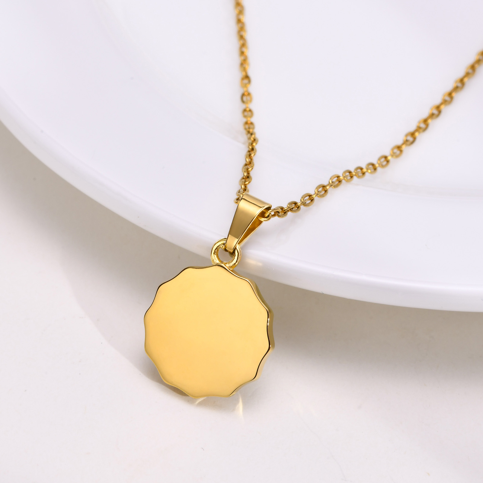 Fashion Round Star Stainless Steel Inlay Shell Zircon Pendant Necklace