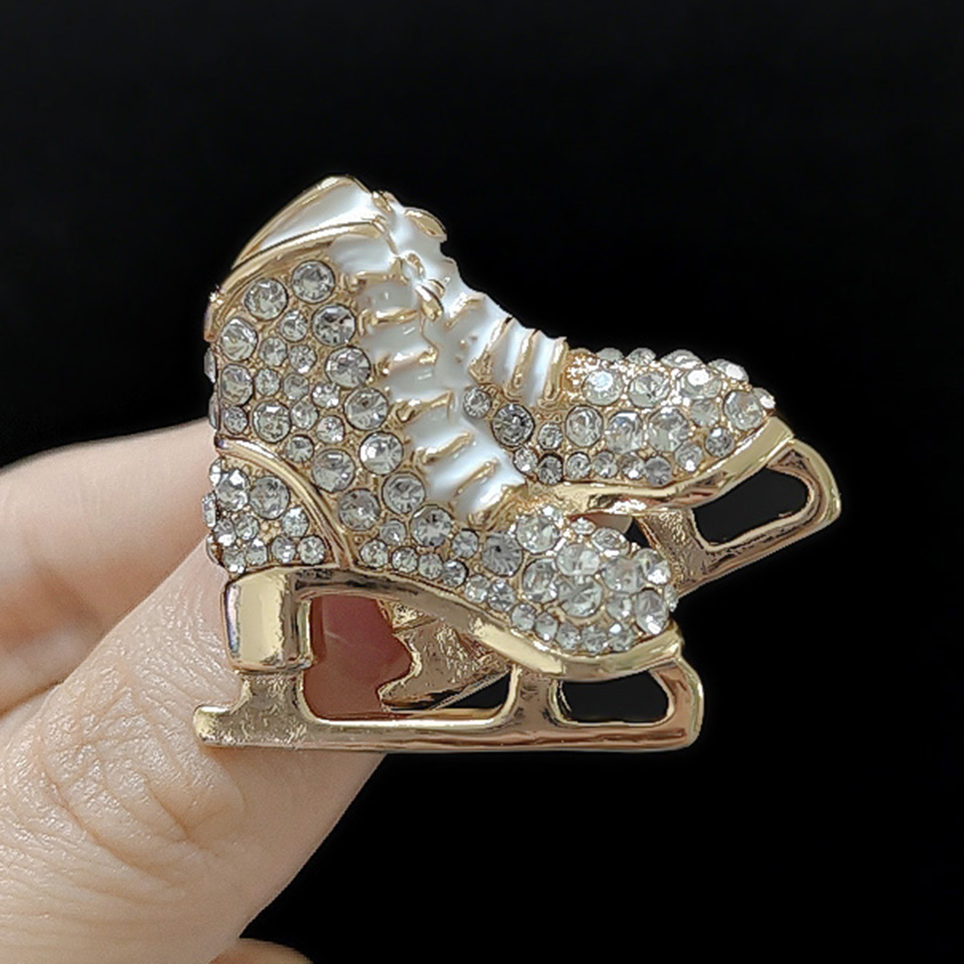 Cross-Border European and American Fashion Christmas Ice Skating Brooch with Rhinestones and Enamel, Versatile and Elegant Suit Lapel Pin
