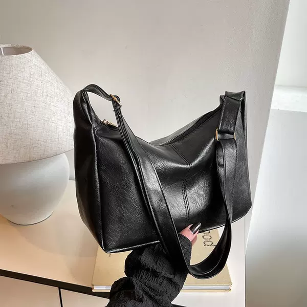 Large Capacity Single Shoulder Tote Bag for Women 2025 New Trendy Korean Style Fashion Retro Casual Commuter Bucket Bag