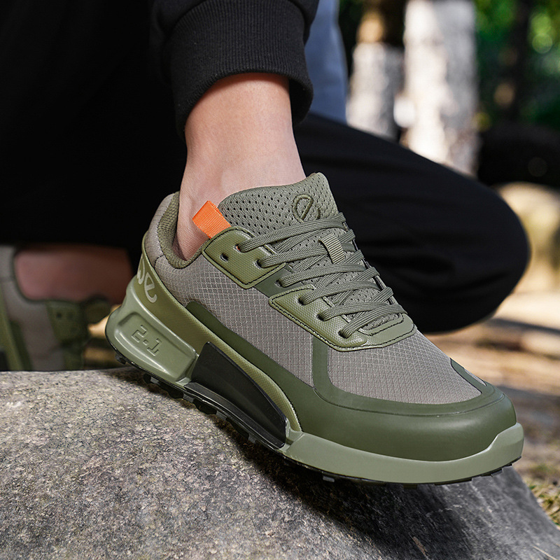 Lightweight comfortable breathable non-slip sneakers for hiking