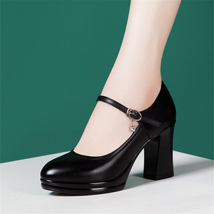 ���mģ����������߸�ЬŮܛƤ�ָ��A�^��ˮ̨���ú�ɫ����ŮЬ