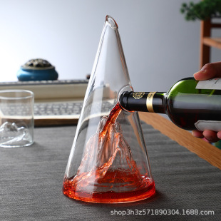 Collectible Hand-made Pyramid Decanter Peak Waterfall Wine Hanger Quick Peak Wine Goblet Rose