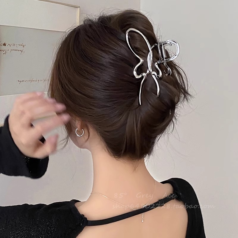 Fijación de viento frío correa de mariposa clip de agarre para mujeres verano 2025 nuevo clip de tiburón caliente tocado temperamento clip de pelo de alta calidad