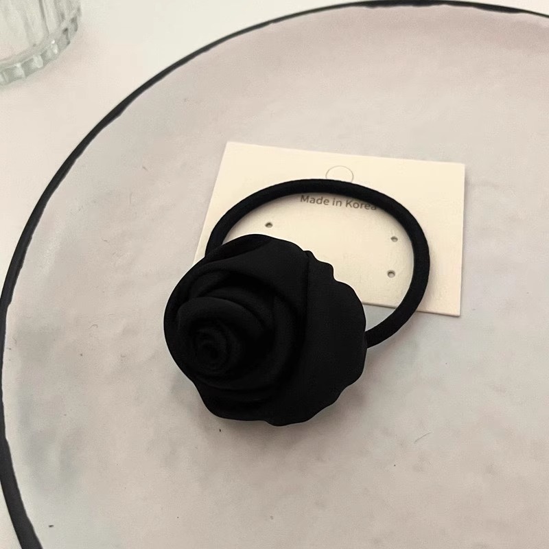 乾燥したバラはフランスの花を挟んで髪を挟みます。|undefined