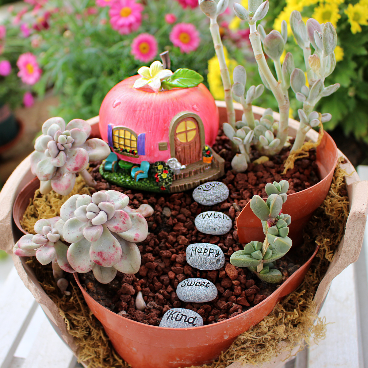 Creative Apple House potted decoration outdoor home decoration wine cabinet decoration resin simulation Apple decoration
