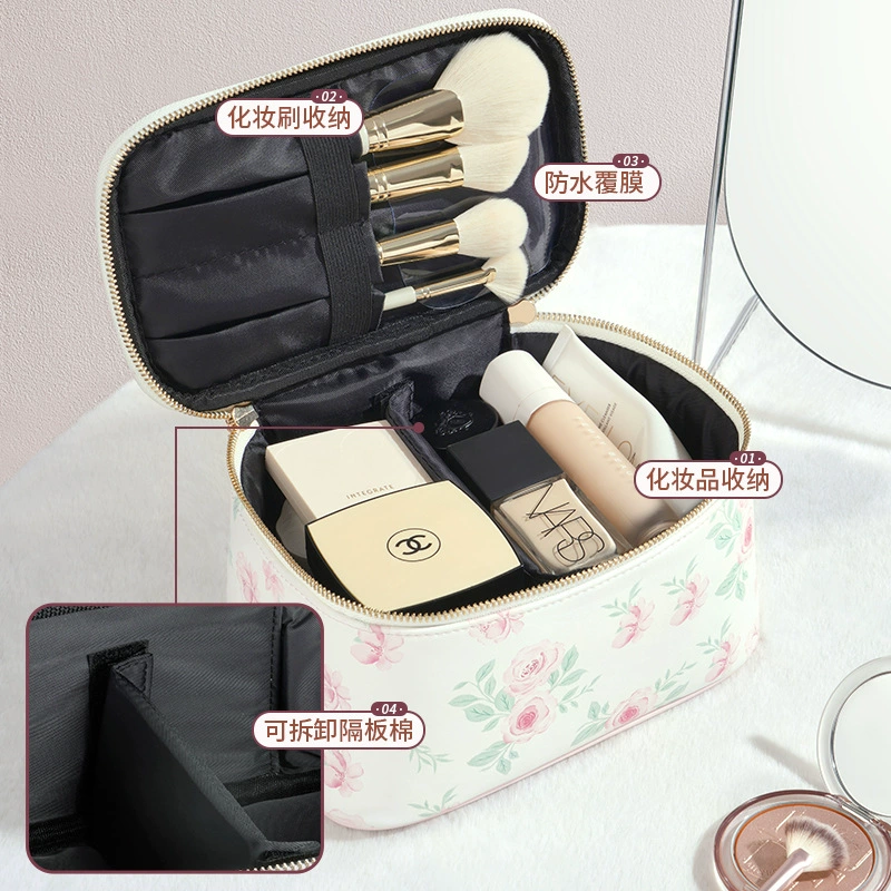 Handheld capacious cosmetic bag, high quality polyurethane fresh organizer bag