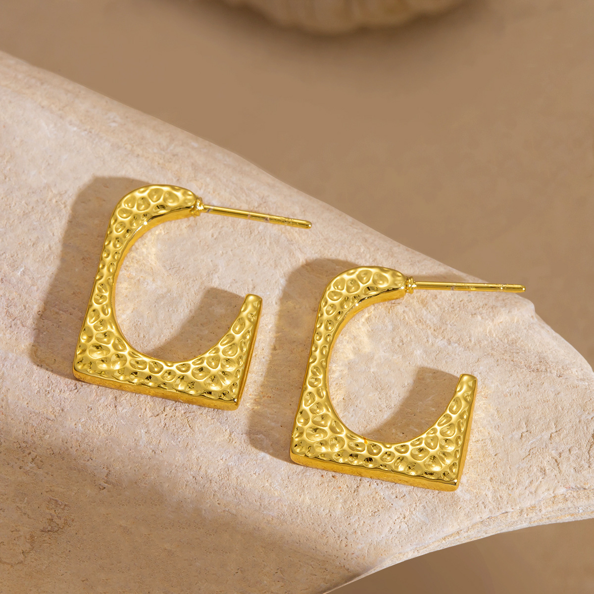 Pendientes hidráulicas de mujer retro de acero inoxidable transfronterizo de alta calidad de fábrica de pendientes de joyería de acero de titanio europeo y americano venta al por mayor