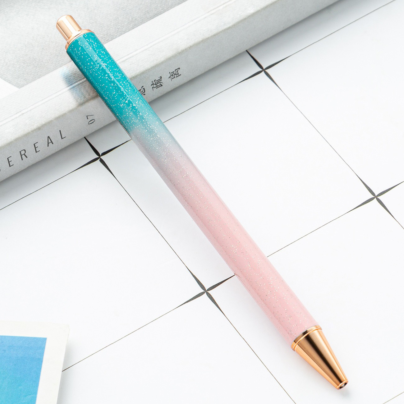 Nuevo bolígrafo de metal de alto valor facial, polvo flash creativo, bolígrafo de papelería de metal para estudiantes en stock