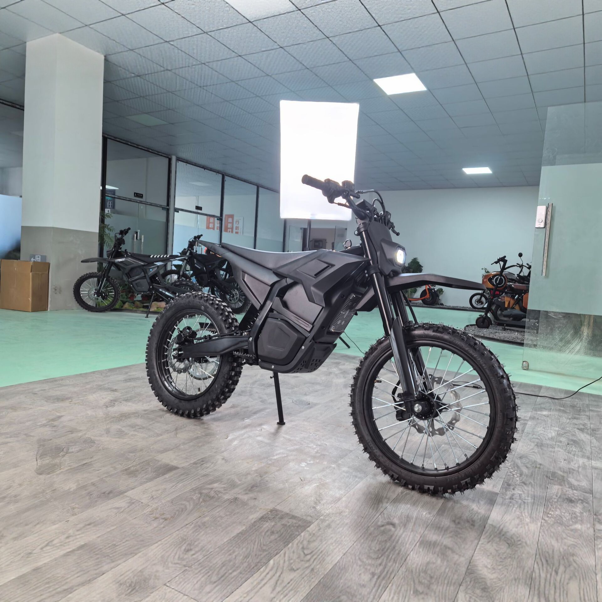 Motocicletas eléctricas todoterreno de litio de 72v para adultos image 5