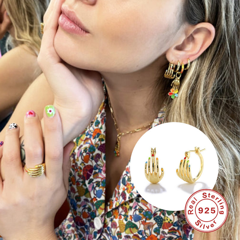 Nuevo europeo y americano ins creativo todo partido personalizado Sailor Moon abrazo moda elegante gota aceite diamante pendientes oído hebilla