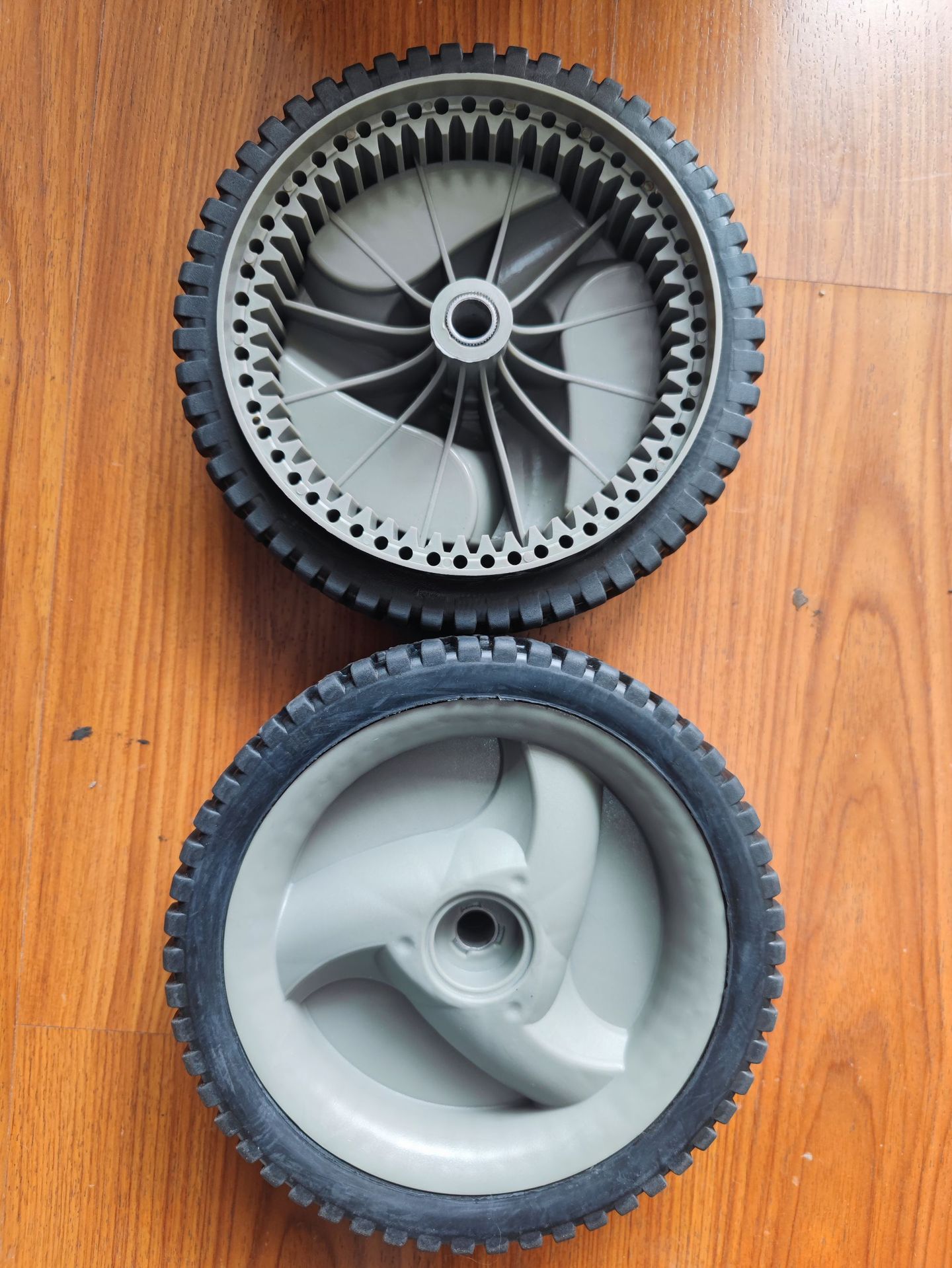 8寸 pvc轮 割草机轮齿轮驱动轮