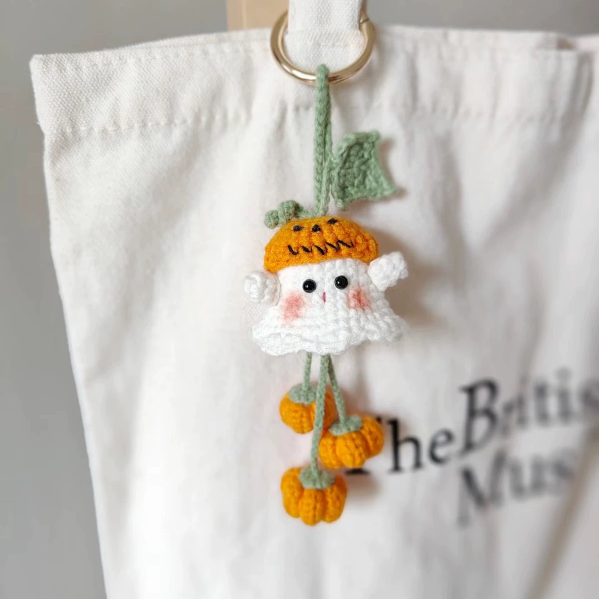 Ghost crochet, pendant, woven handle, cute material, halloween, orchid, handmade