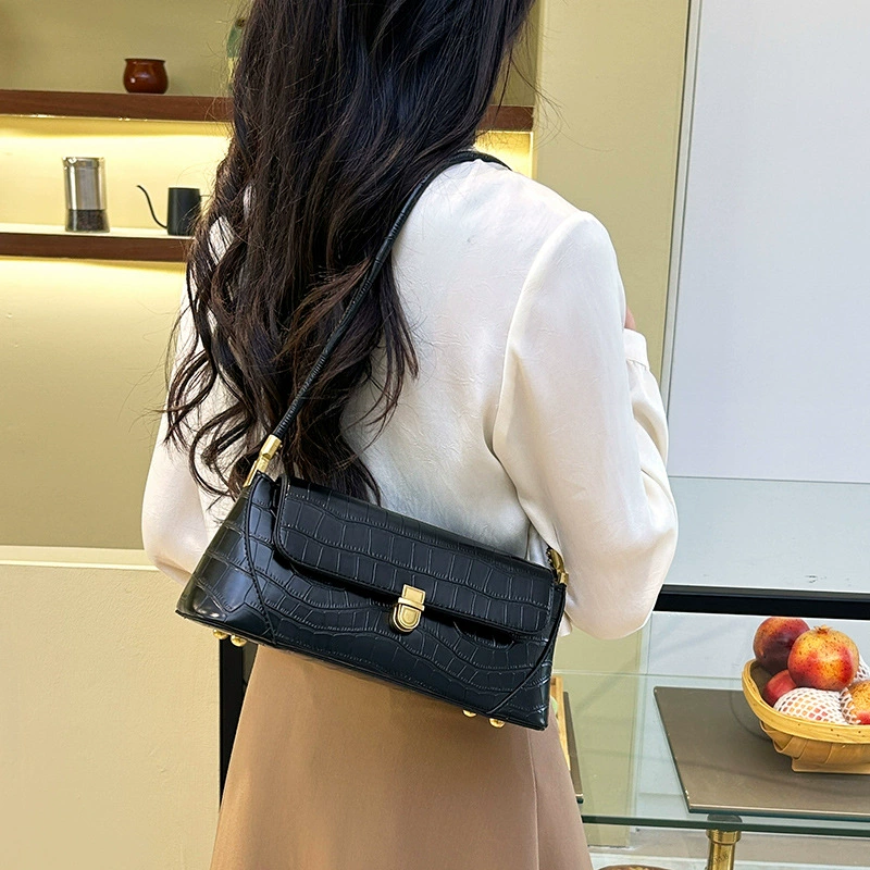 Underarm Shoulder Bag, Spacious Fashionable Women's Clutch, Structured Design, Multiple Colors