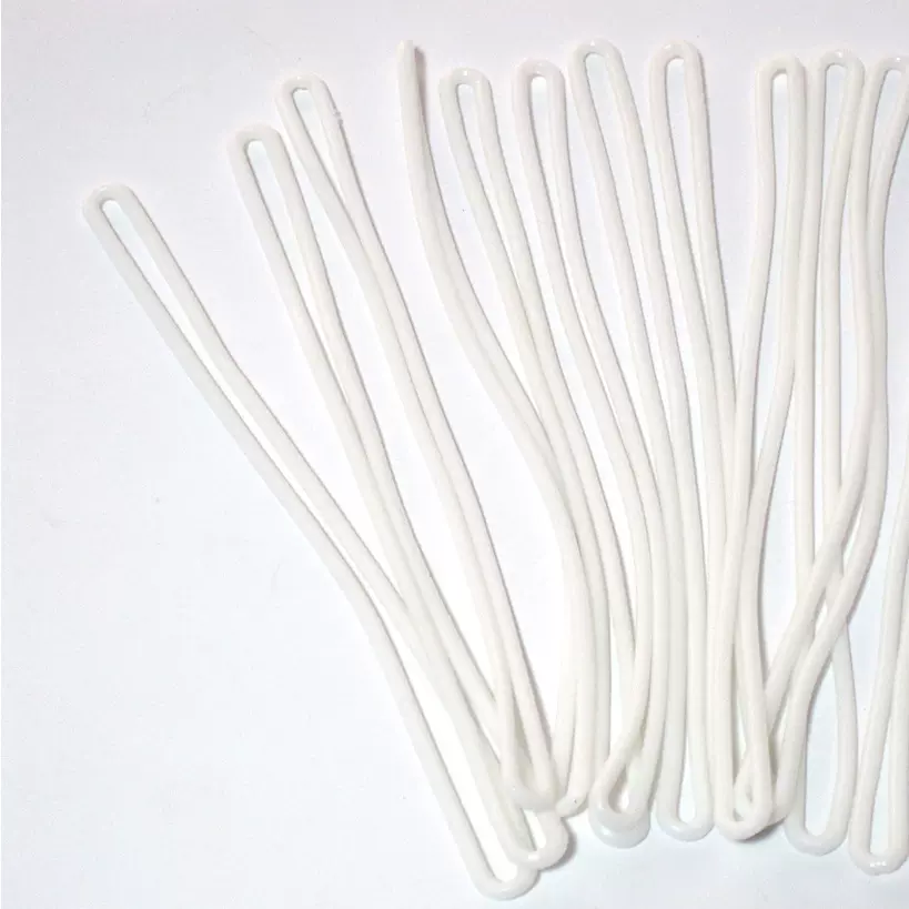 长期供应各种各色卡片行李箱吊牌绳PVC服装挂绳奶白硅胶塑料绳