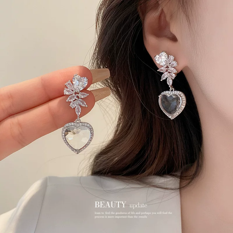 Серебряная игла, цирконий, дизайн универсальные серьги