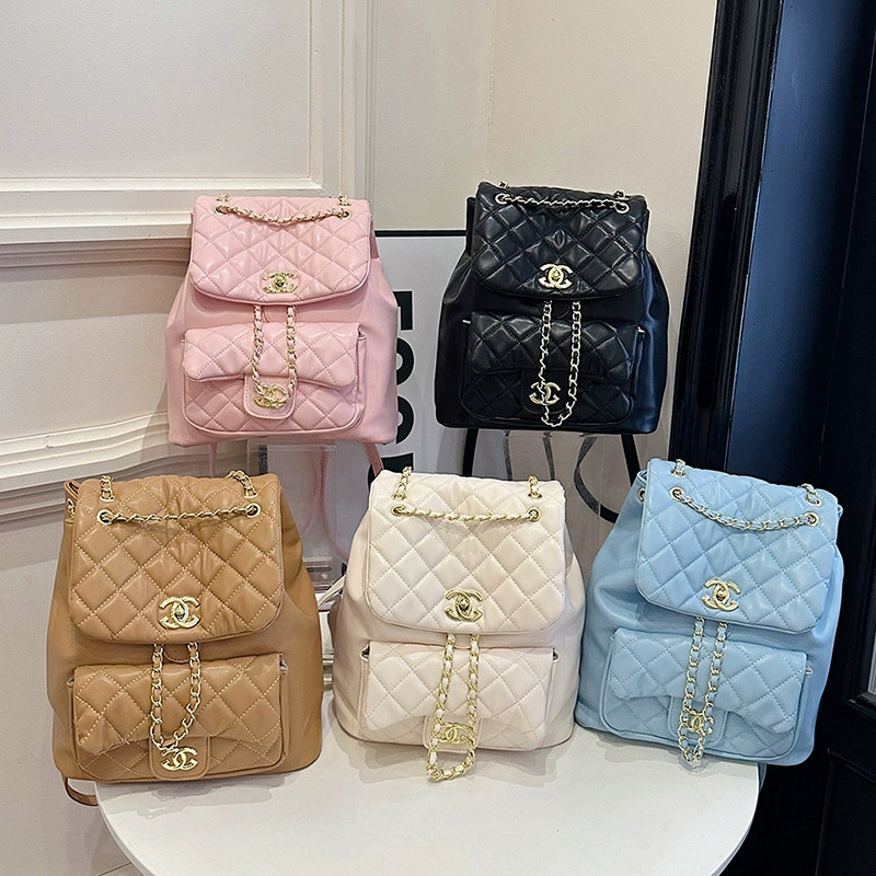 Стёганый рюкзак (в стиле Chanel) с цепочкой, вместительный городской, декоративная малая цепь