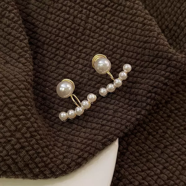 Mosquito coil from pearl, ear clips