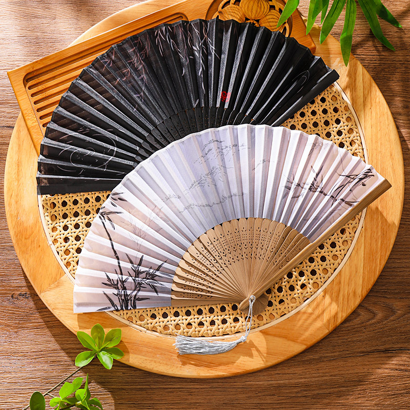 Ventilador de estilo chino Ventilador plegable de estilo antiguo Hanfu Cheongsam femenino Danza y baile Niños estudiantes Ventilador plegable portátil de verano