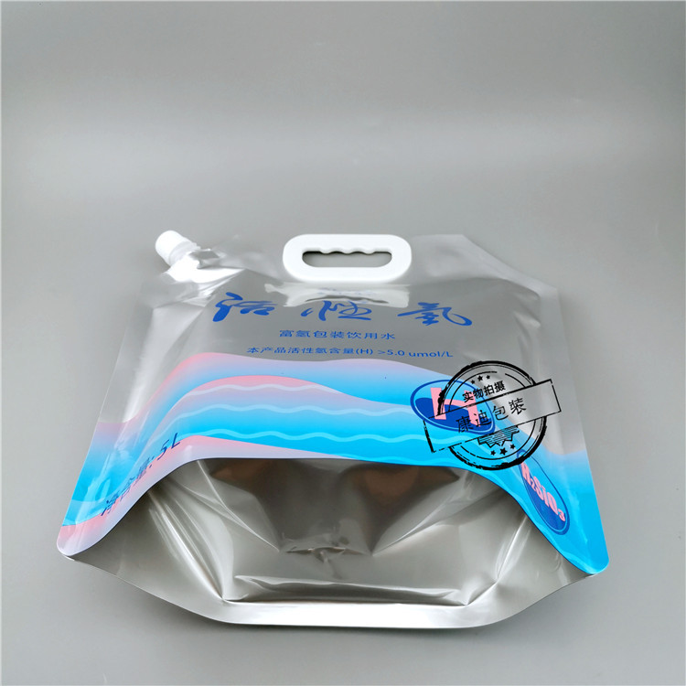 吸嘴袋的介绍及与自立袋、异形袋之间的差异