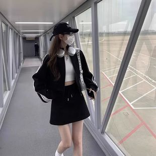 2024 spring new style small slimming and age-reducing foreign temperament fashionable sweatshirt outer wear with short skirt and a complete set for women